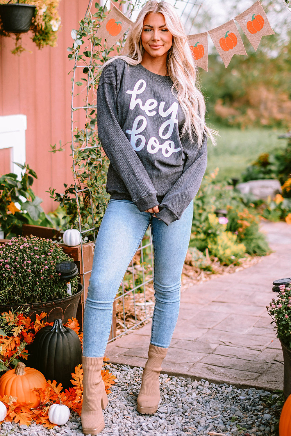 Graues Halloween-Sweatshirt mit „Hey Boo“-Grafik und Kordel