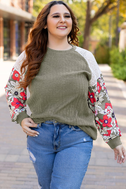 Vineyard Green – Bluse mit strukturiertem Patchwork-Blumenmuster und Raglanärmeln in Übergröße