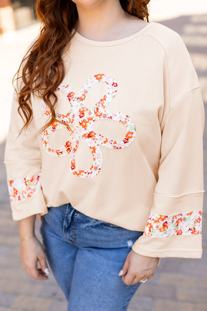 Beiges Plus Size Top mit Rundhalsausschnitt und Blumenpatches