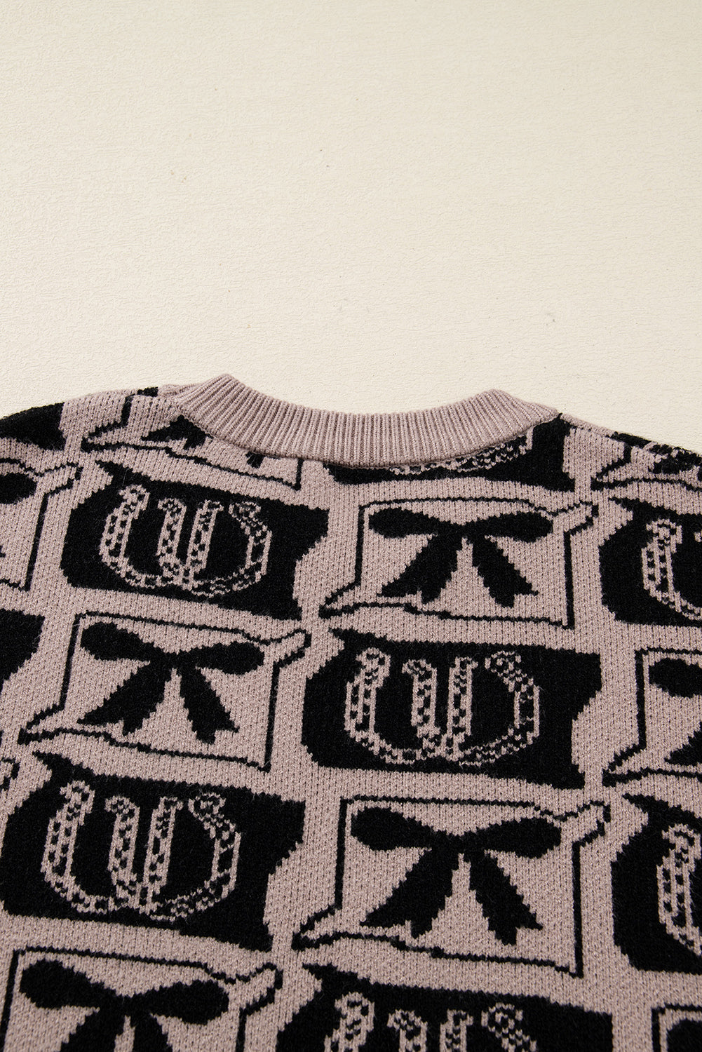 Black Bows & Horseshoes Pattern Western Fashion Print Sweater