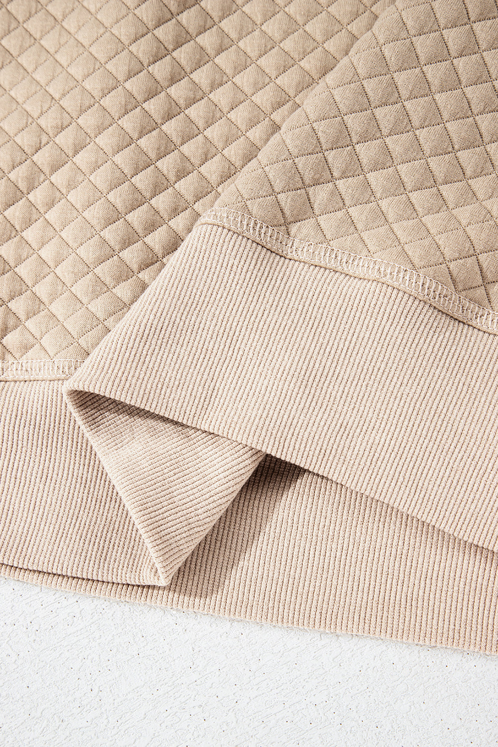 Parchment – Einfarbiges, gestepptes Langarm-Top und Shorts-Set