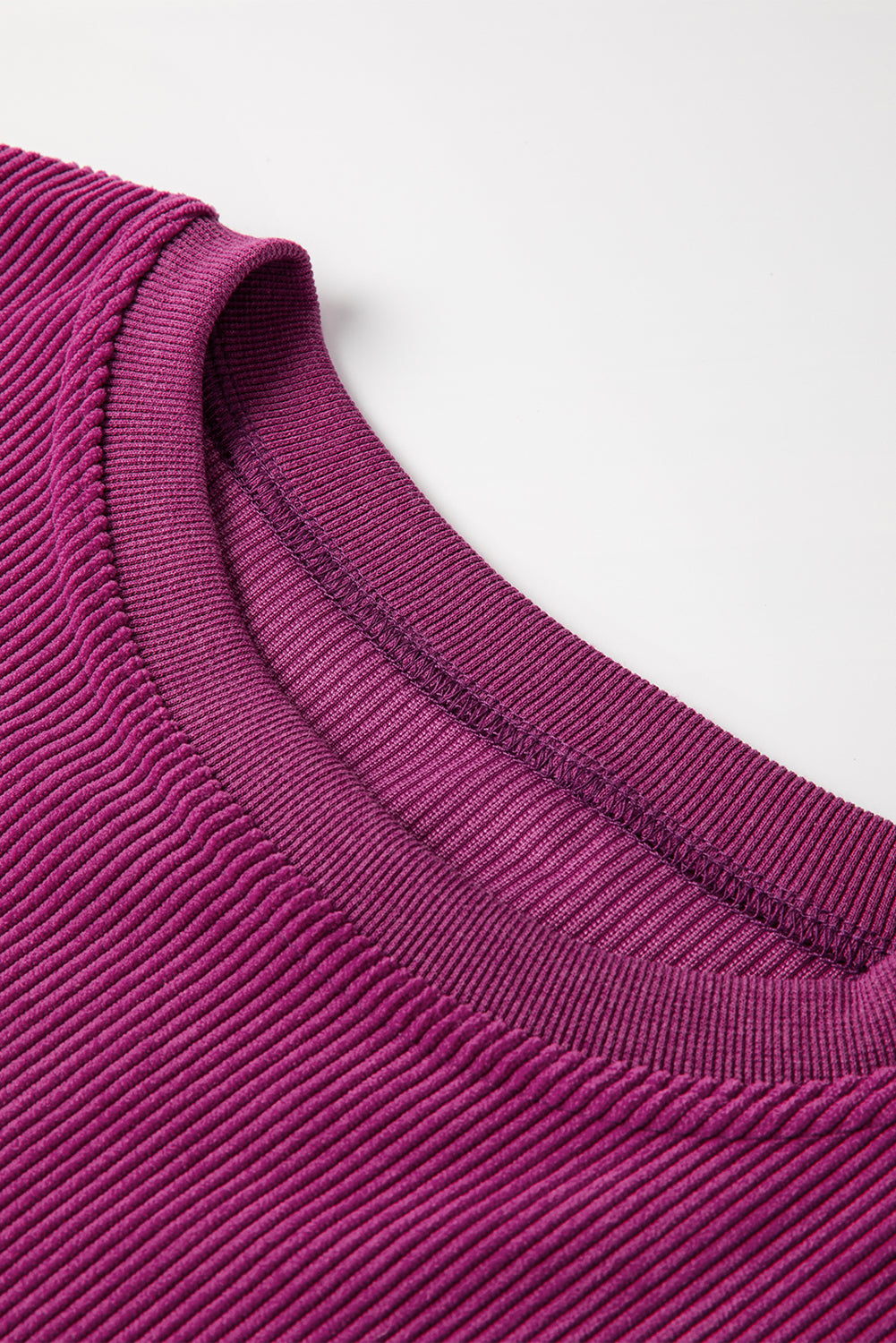 Übergroßes Festival-Sweatshirt aus geripptem Cord in Fuchsia