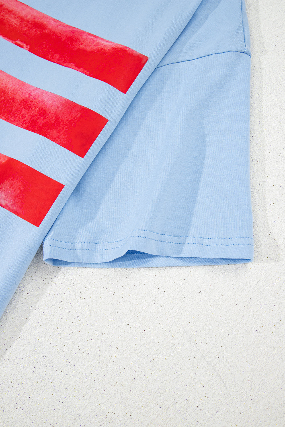 Myosotis Flag Bow Graphic Rundhals-T-Shirt