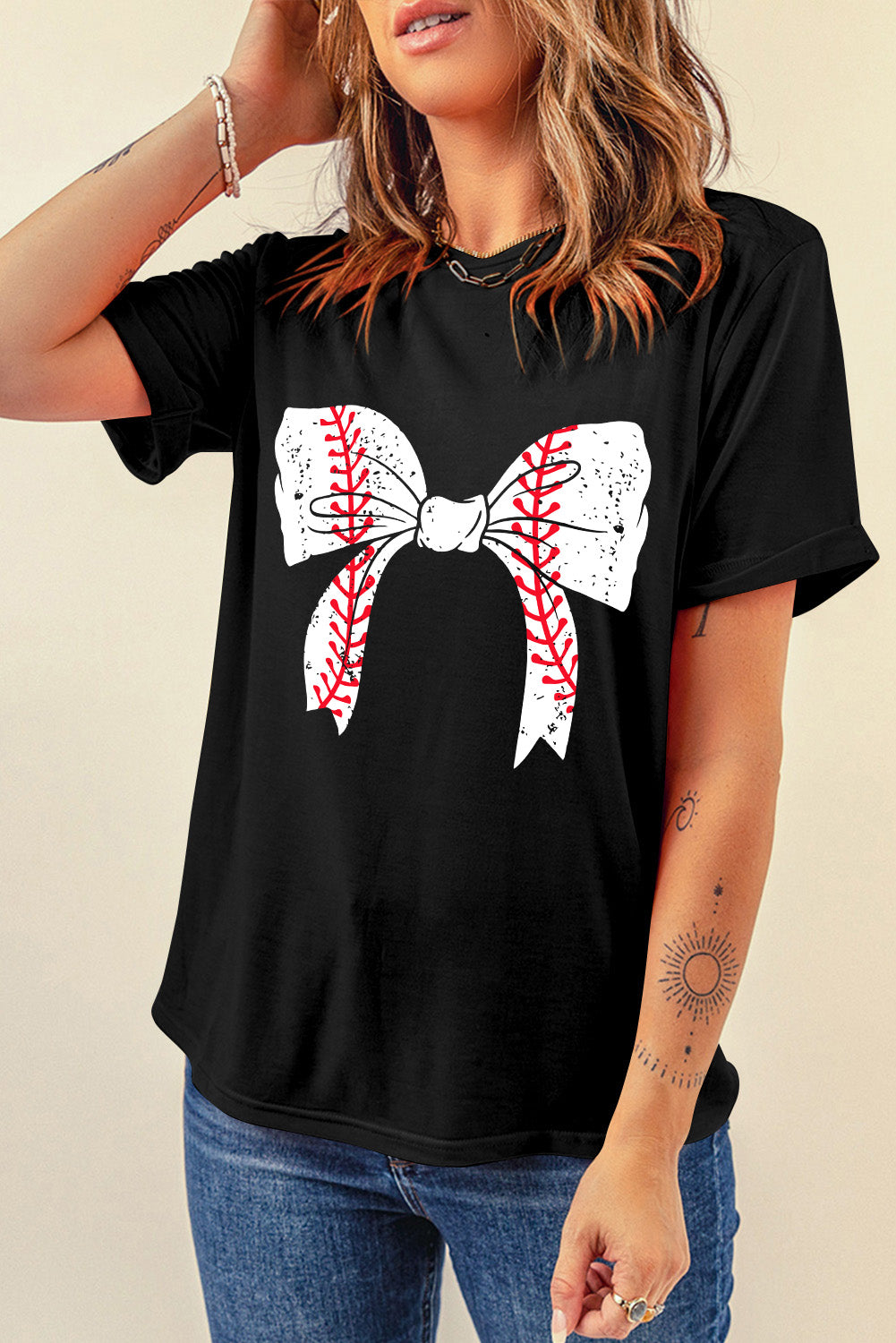 Schwarzes Baseball-T-Shirt mit Schleife und Grafik