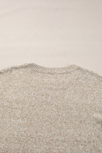Khakifarbener Pullover mit überschnittener Schulter und Sternmuster