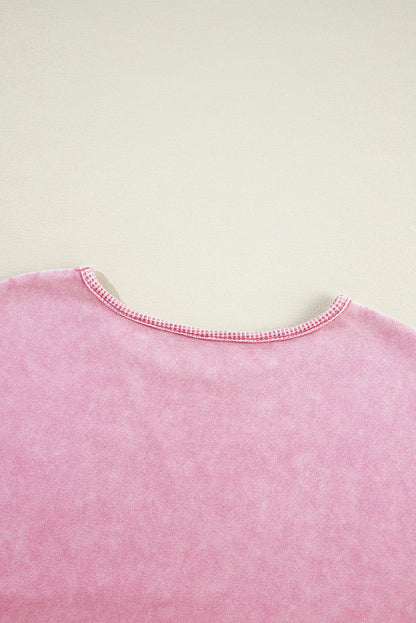 Sweatshirt mit überschnittener Schulter und Mineralwaschung in Erdbeerrosa