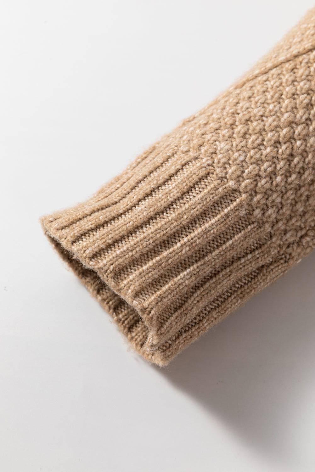 Parchment – Locker sitzendes Pulloverkleid mit Zopfmuster und überschnittener Schulter