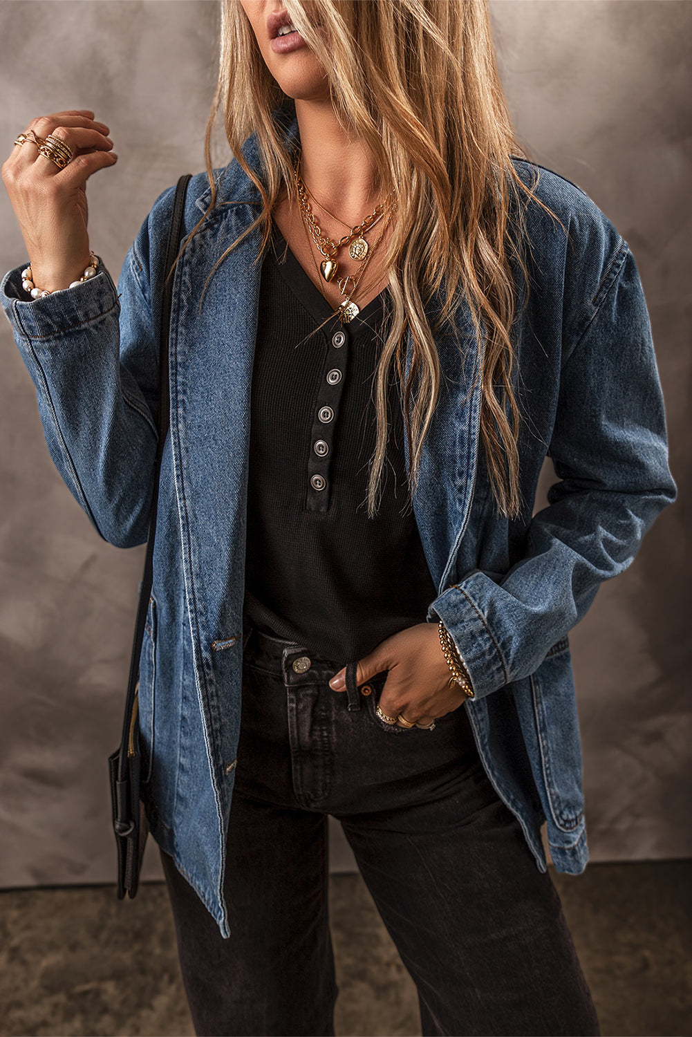 Segelblaue Jeansjacke mit Seitentaschen und Reverskragen