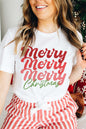 Weißes T-Shirt mit Rundhalsausschnitt und „Frohe Weihnachten“-Grafik