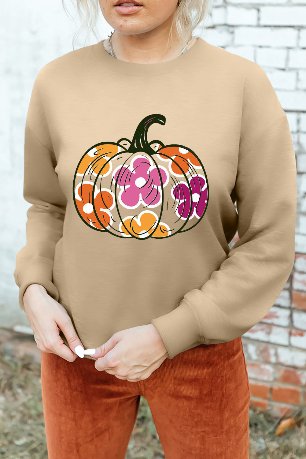 Khakifarbenes Sweatshirt mit Halloween-Blumen-Kürbis-Grafik und überschnittener Schulter