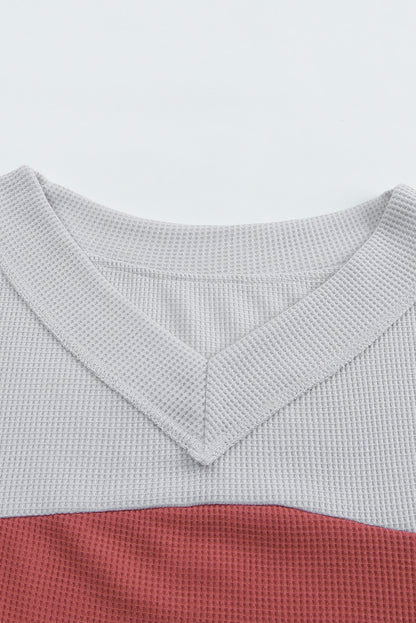 Feuerrotes, wildes Leoparden-Colorblock-Waffelstrick-Oberteil mit kontrastierenden Ärmeln