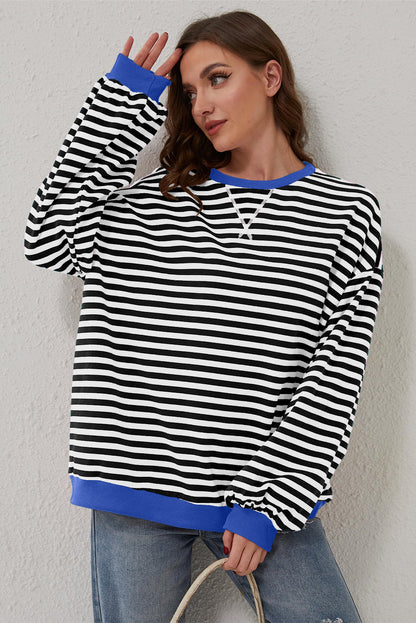 Oversize-Pullover mit Kontrastbesatz und schwarzen Streifen