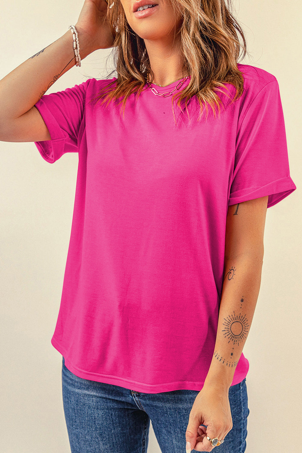 Lässiges, schlichtes T-Shirt mit Rundhalsausschnitt in Rosarot
