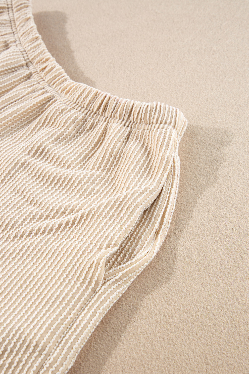 Parchment – Set aus langärmligem Strickoberteil und Shorts mit hoher Taille