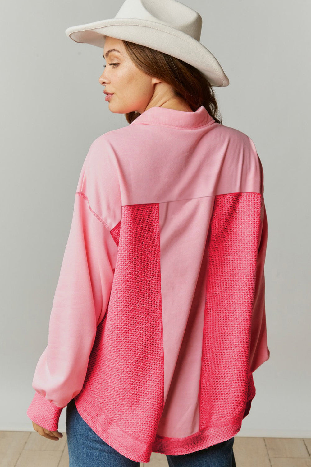 Lockere Hemdjacke aus Waffelstrick mit Knöpfen und Kontrast in Pfirsichblüte