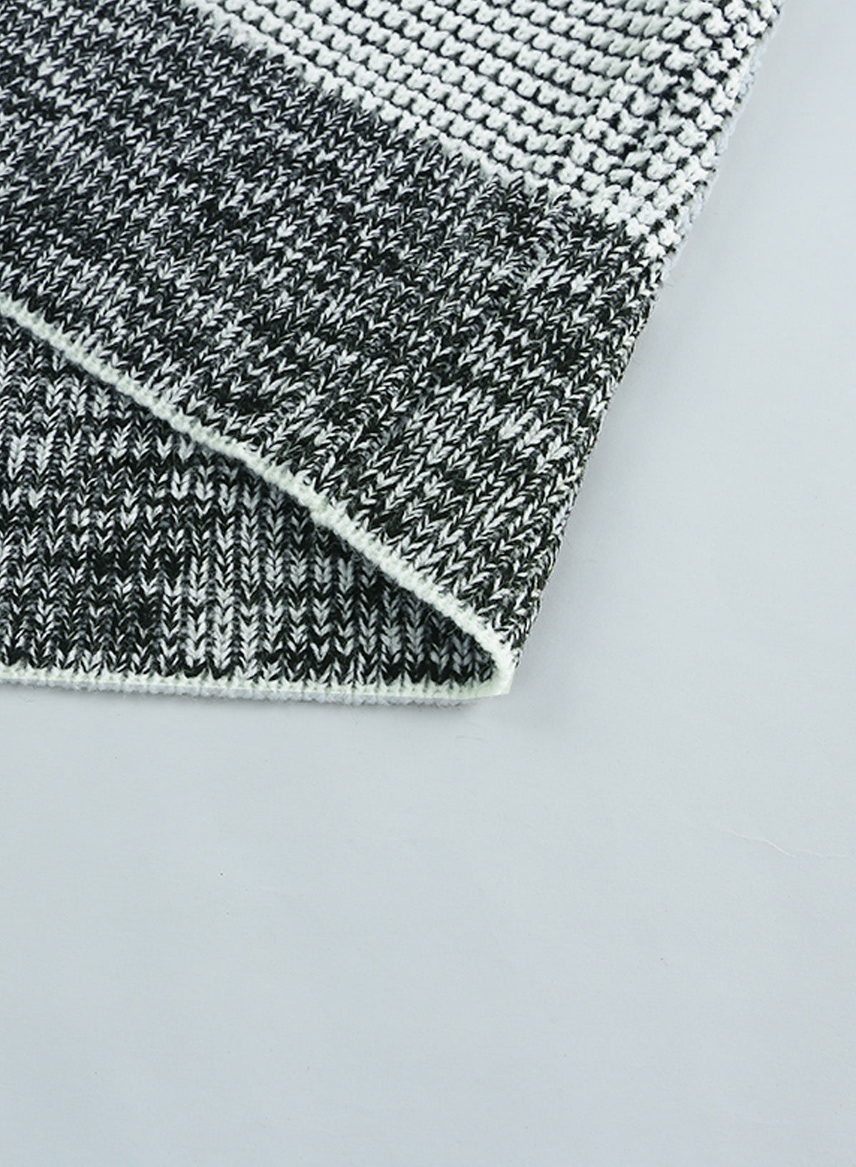 Grau karierte, lange Strickjacke mit offener Vorderseite