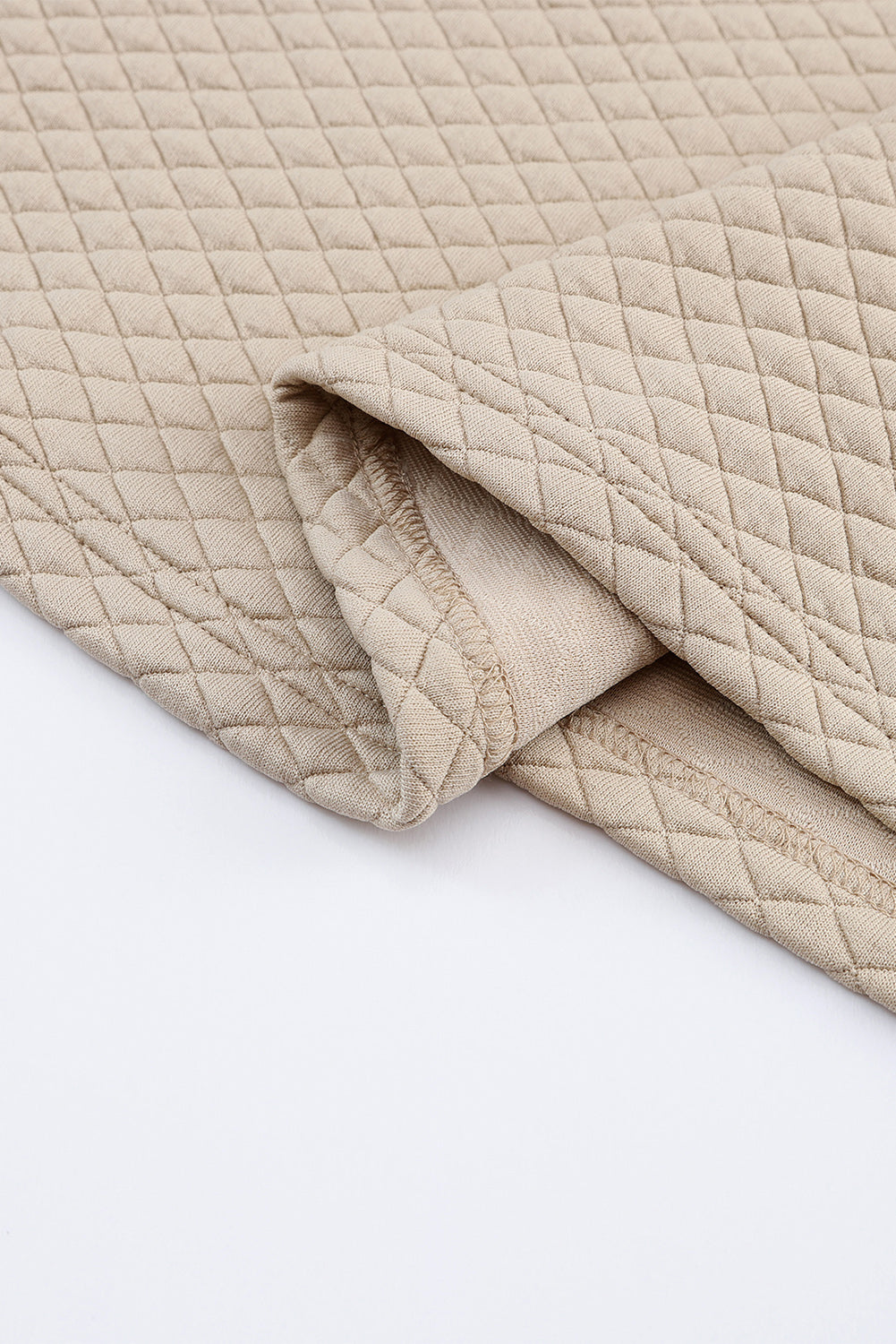 Aprikosenfarbenes Sweatshirt mit Raglanärmeln und Karomuster