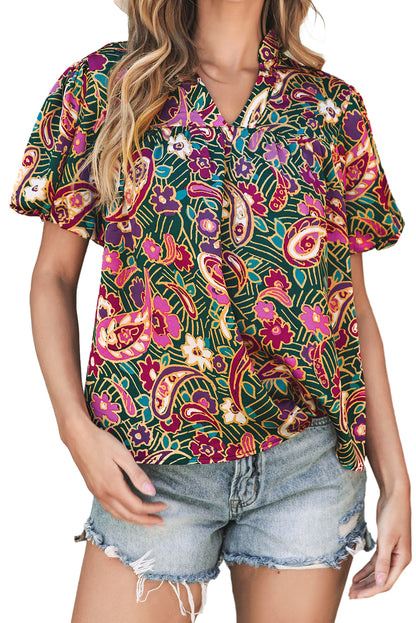 Grüne Paisley-Bluse mit V-Ausschnitt und kurzen Puffärmeln