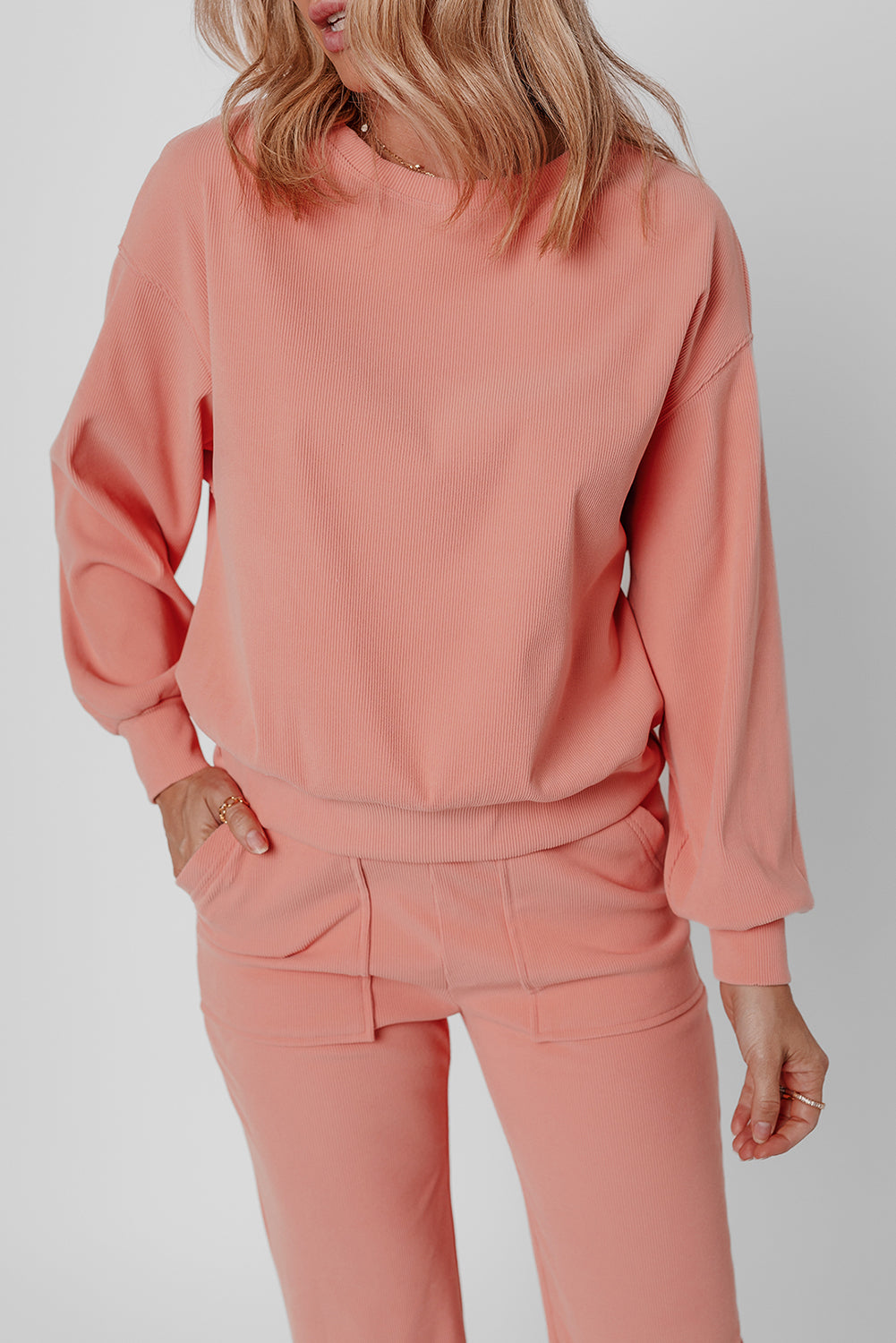Blossom – Zweiteiliges Lounge-Set aus Rippstrick mit überschnittener Schulter und Taschen