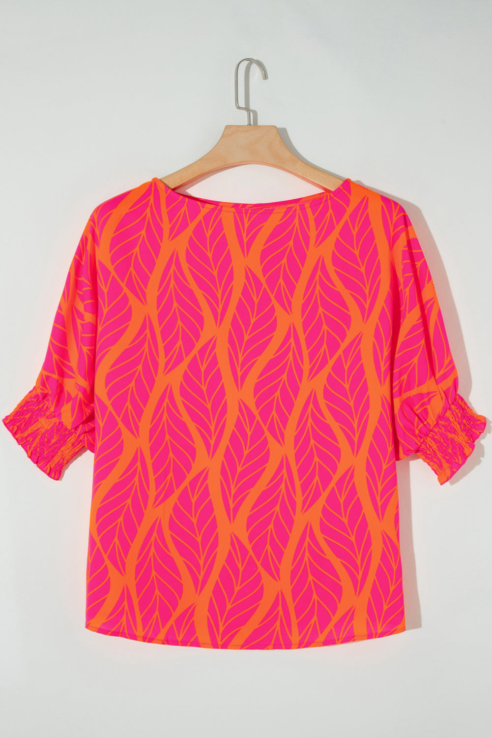 Bluse mit gesmokten Laternenärmeln und Rosenblatt-Print in Übergröße