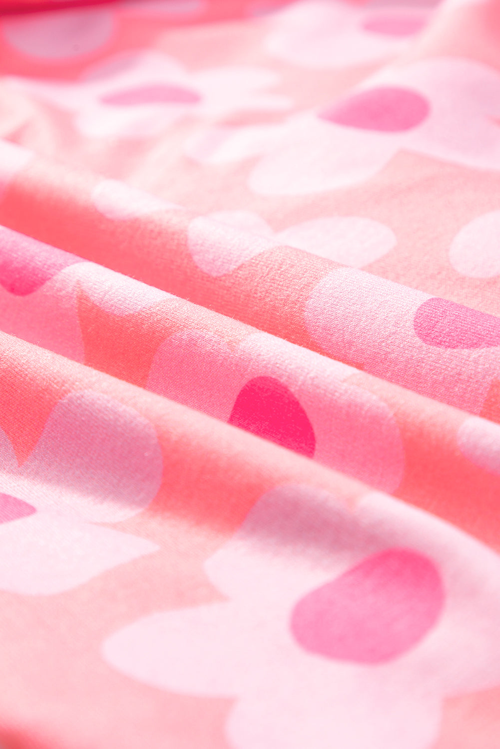 Rosa Pyjama-Set mit kurzärmligem Hemd und Blumenmuster