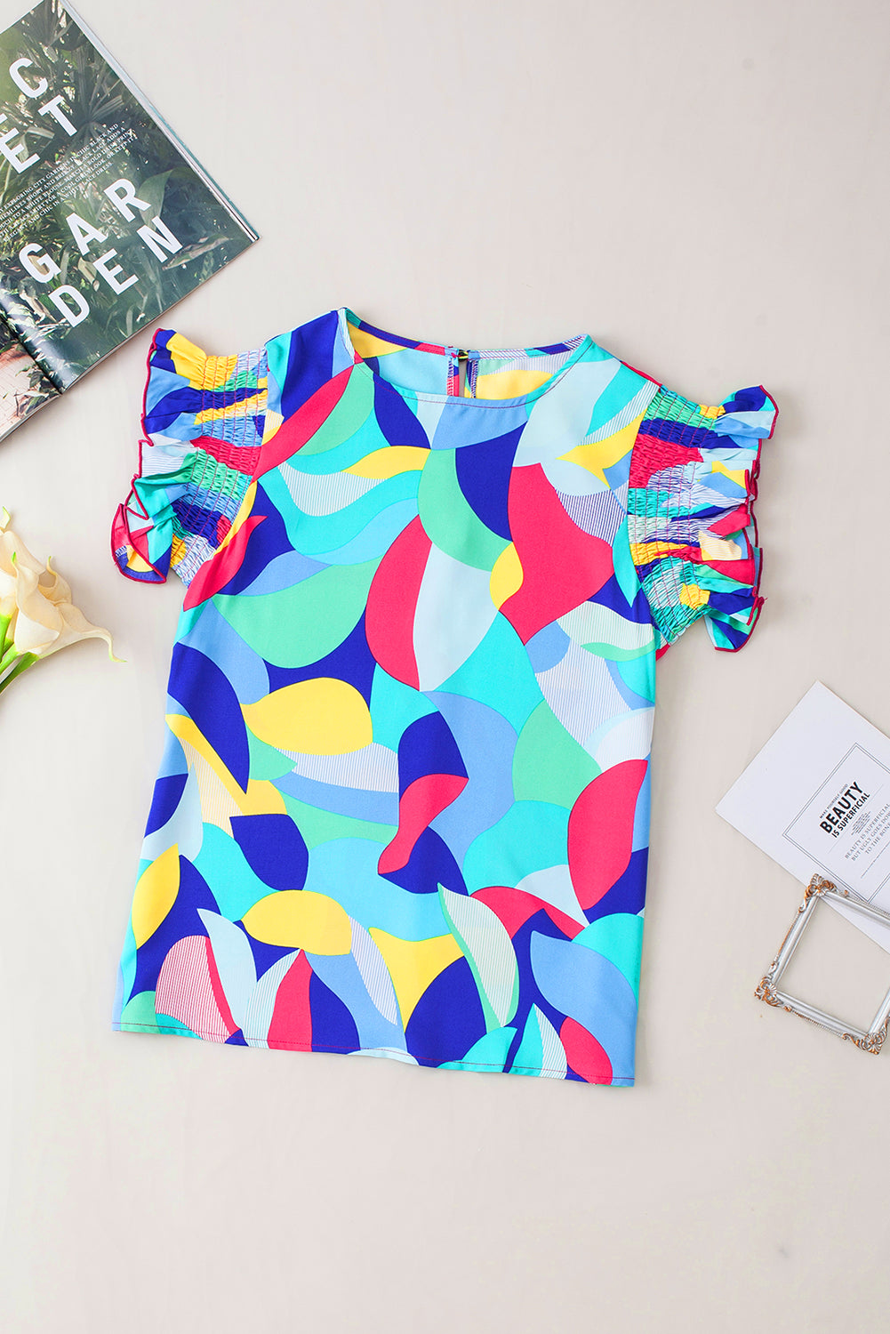 Mehrfarbige Bluse mit abstraktem Print und Rüschenärmeln