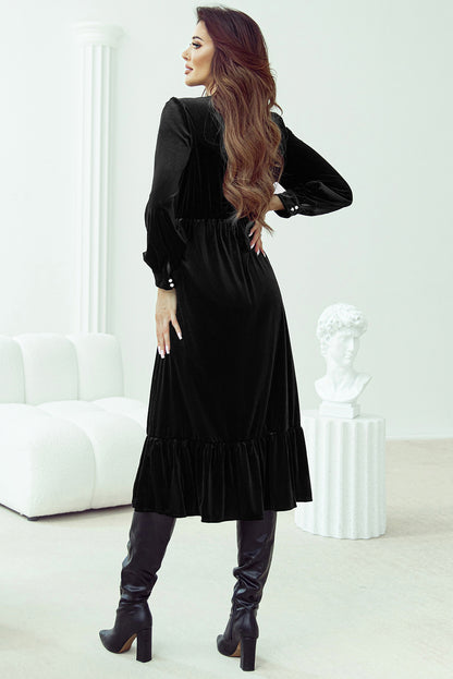 Schwarzes Midikleid aus Samt mit Knöpfen, Puffärmeln, V-Ausschnitt und Schlitz