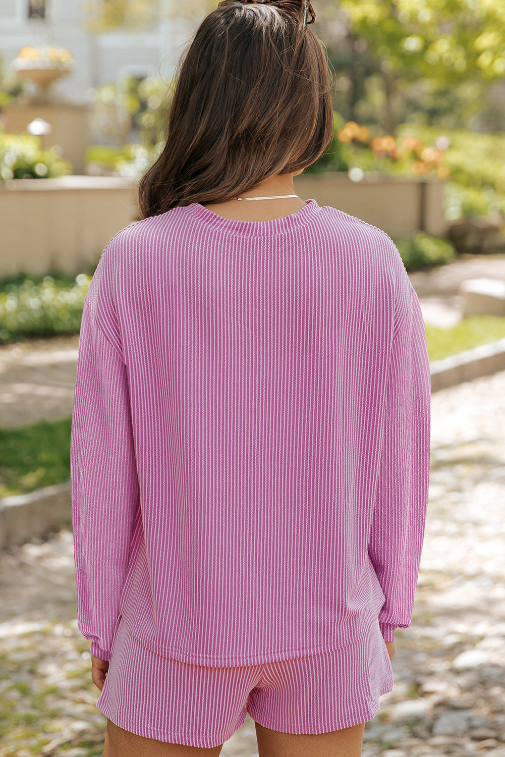 Phalaenopsis Set aus langärmligem Strickoberteil und Shorts mit hoher Taille