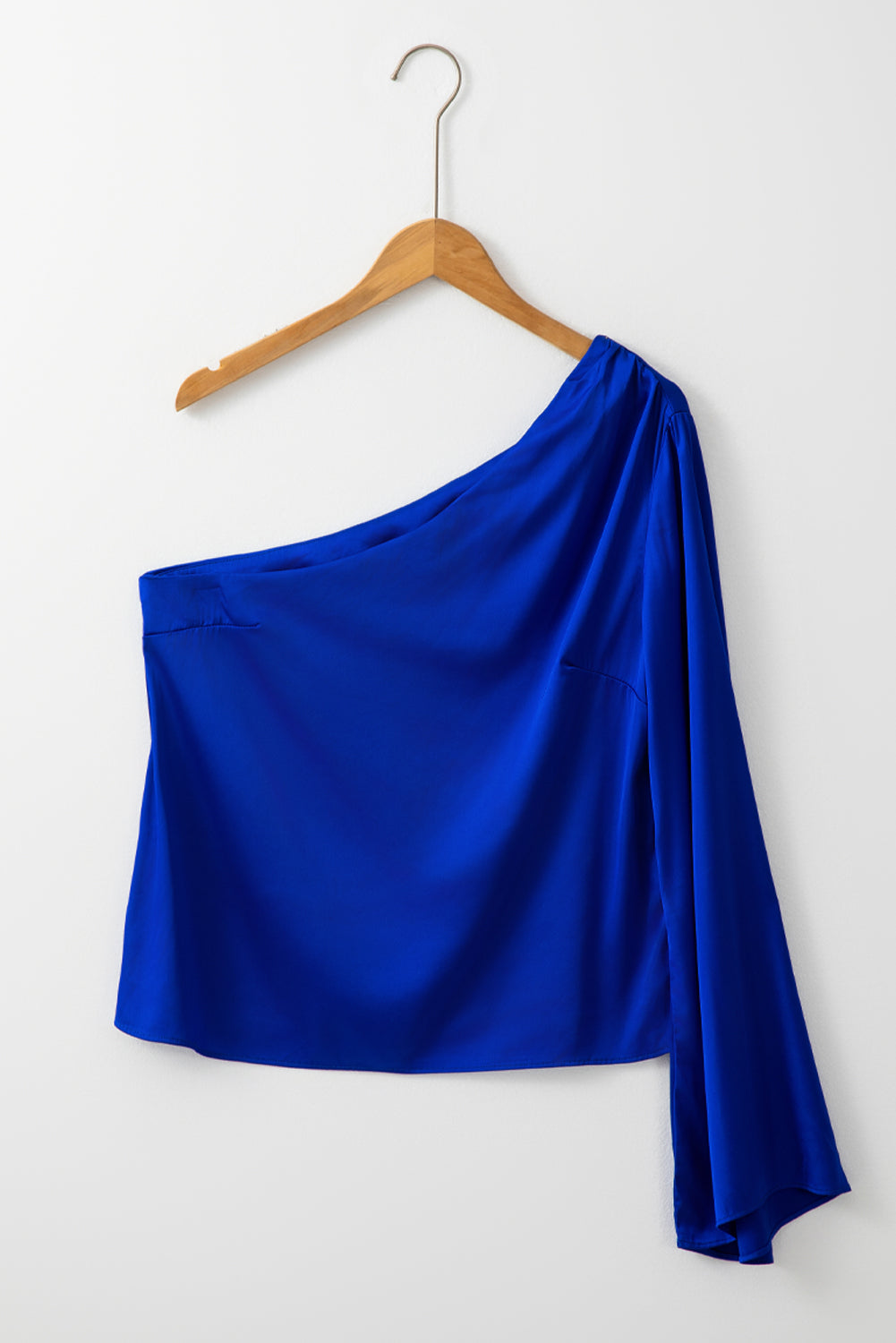 Dunkelblaue asymmetrische Satinbluse mit Glockenärmeln und One-Shoulder-Träger