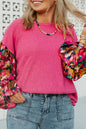 Hellrosa Rippstrick-Plus-Top mit Patchwork-Blumenmuster und Volantärmeln