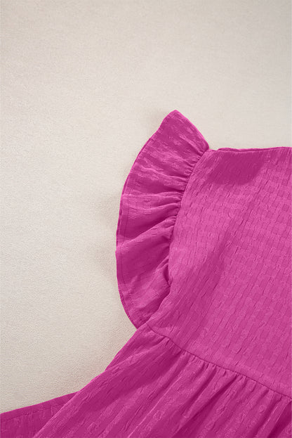 Rosarotes strukturiertes Minikleid mit Rüschen und kurzen Ärmeln