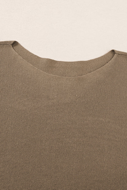 Kaffeefarbenes, geripptes Strickoberteil mit Rundhalsausschnitt und halblangen Ärmeln
