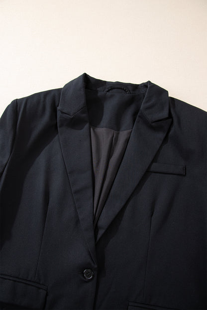 Schwarzer Blazer mit Revers, Pattentasche und Knöpfen