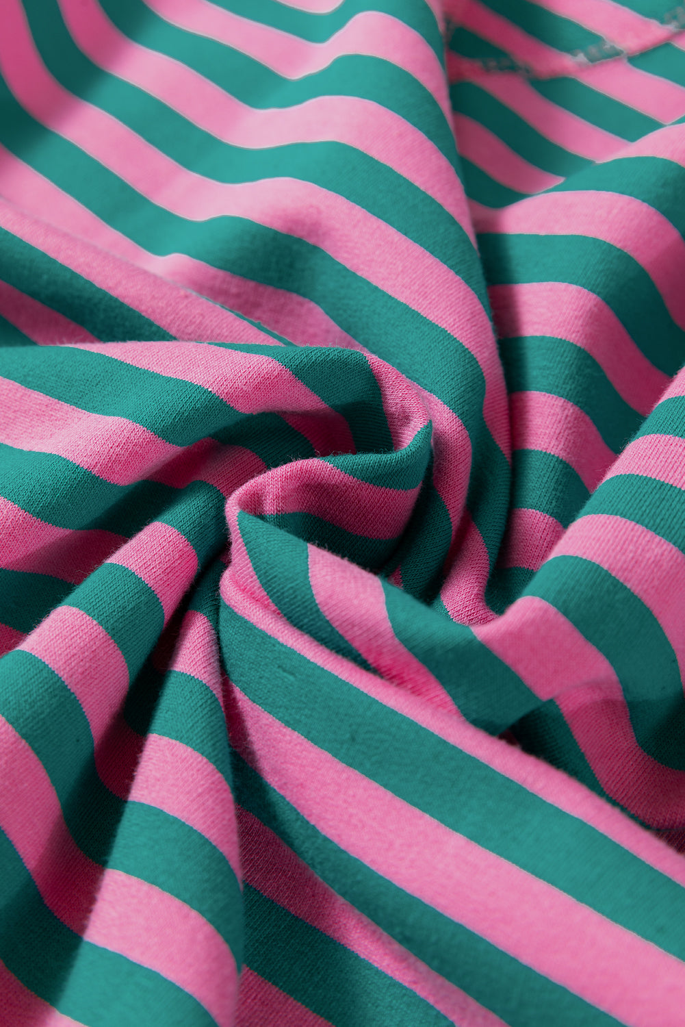 Übergroßes Pullover-Sweatshirt mit Kontrastbesatz und grünen Streifen