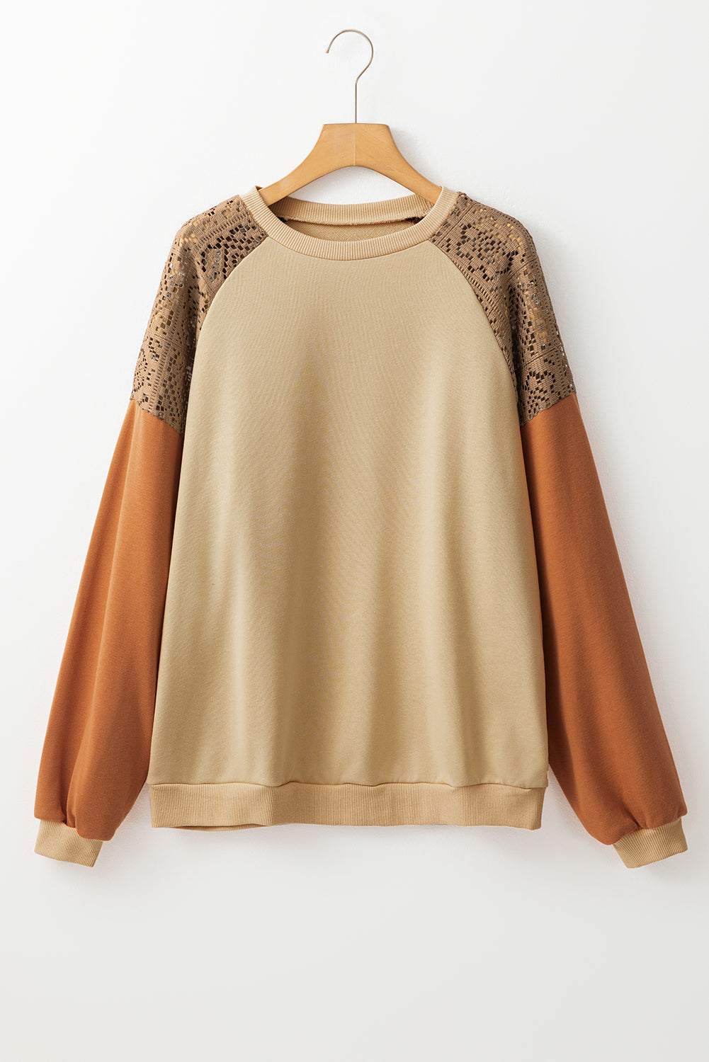 Khakifarbenes Sweatshirt mit Patchwork-Farbblock und überschnittener Schulterpartie aus Spitze