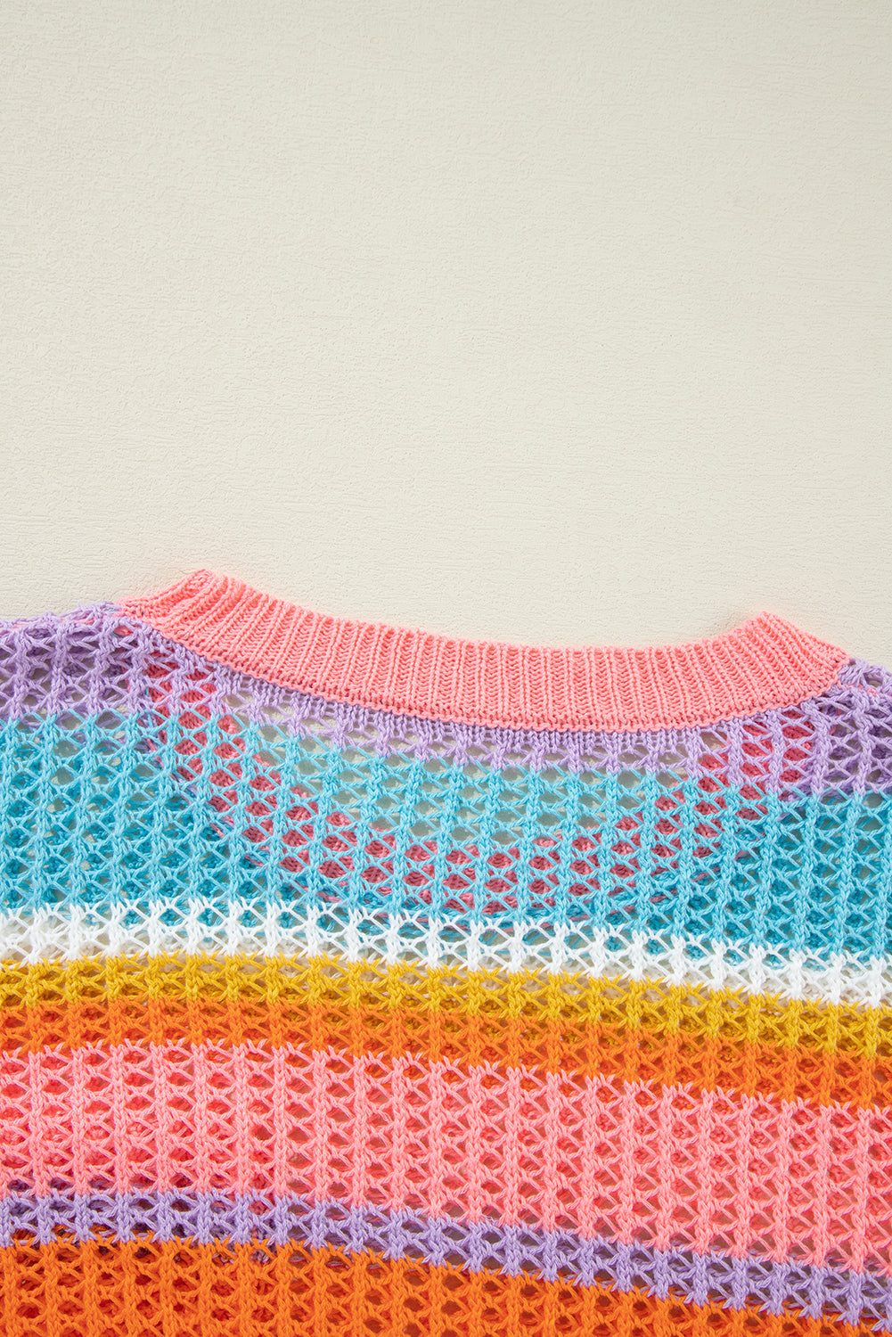 Rosa gestreifter Colorblock-Pullover mit 3/4-Ärmeln und ausgehöhltem Häkelmuster