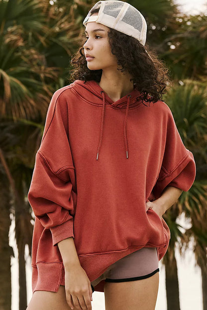 Red Clay – Weite Kapuzenjacke mit überschnittener Schulterpartie und Taschen