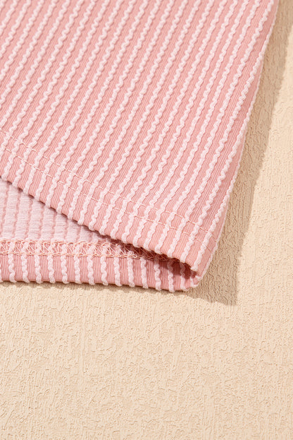 Blossom – Mini-Etuikleid aus Kordelstrick mit Rundhalsausschnitt und Puffärmeln