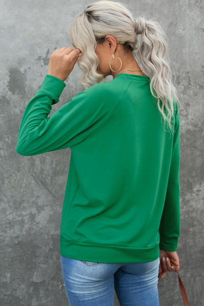 Grünes St. Patricks LUCKY Chenille-Sweatshirt mit bestickter Grafik