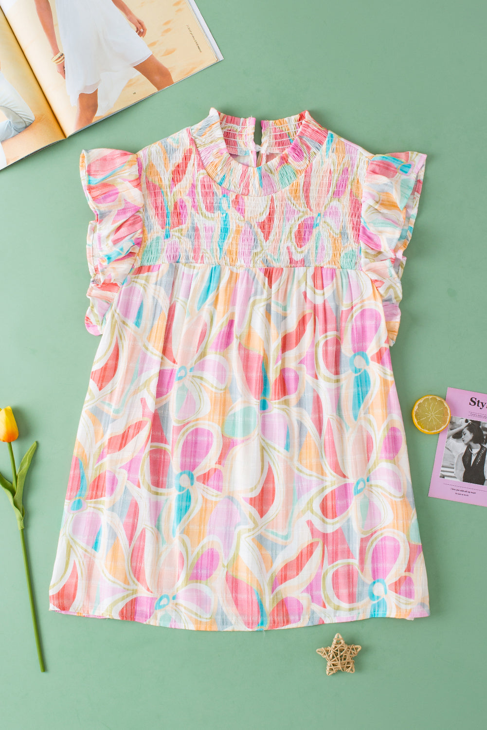 Gelbe Bluse mit abstraktem Print, gesmoktem Kragen und Rüschenärmeln