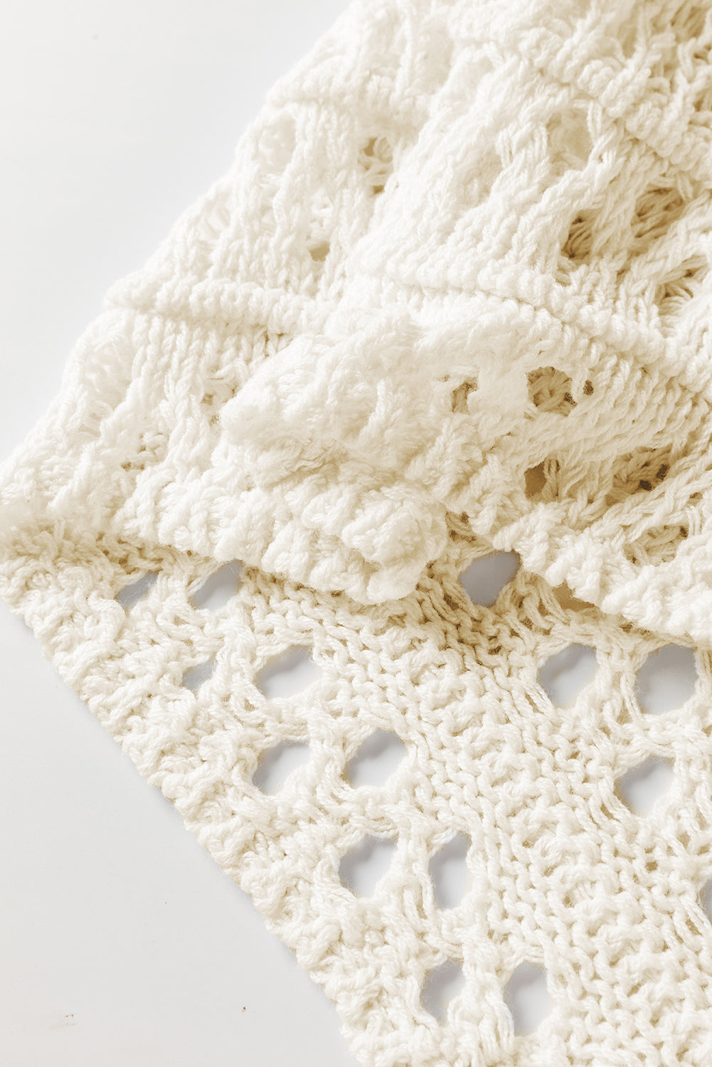Weißer, einfarbiger Pointelle-Strickpullover mit Puffärmeln