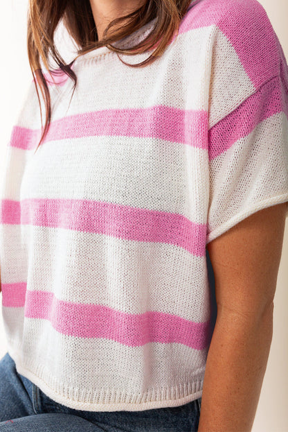 Leichtes Strickoberteil mit kurzen Ärmeln und rosa Streifen