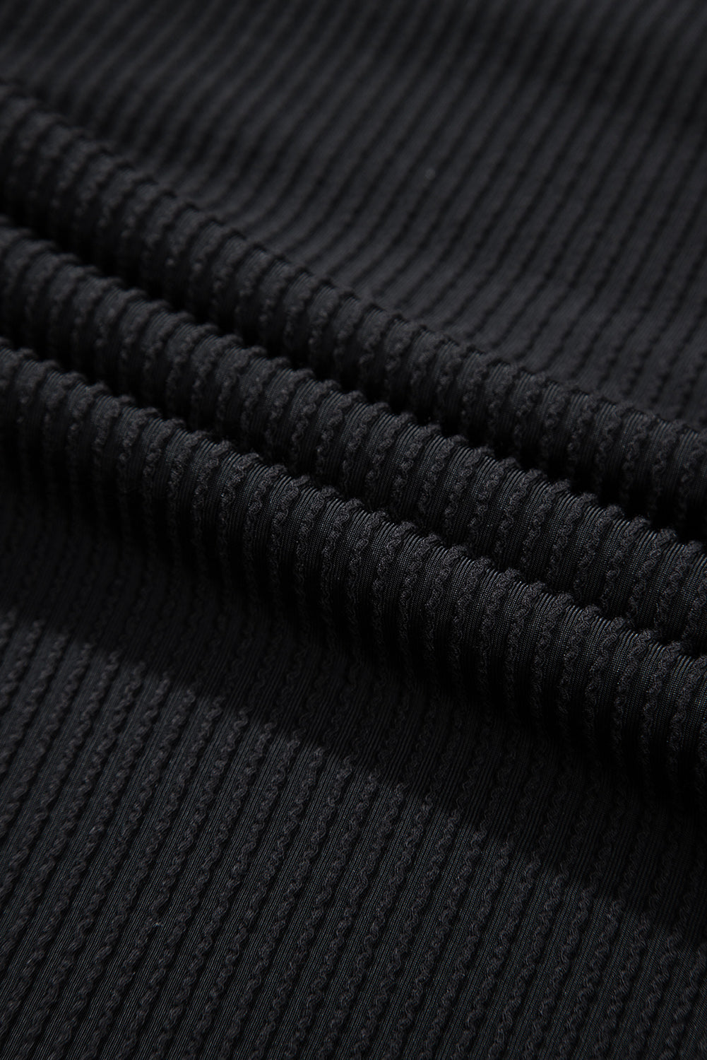 Schwarzes Shacket mit Kordel und aufgesetzter Brusttasche mit Pailletten