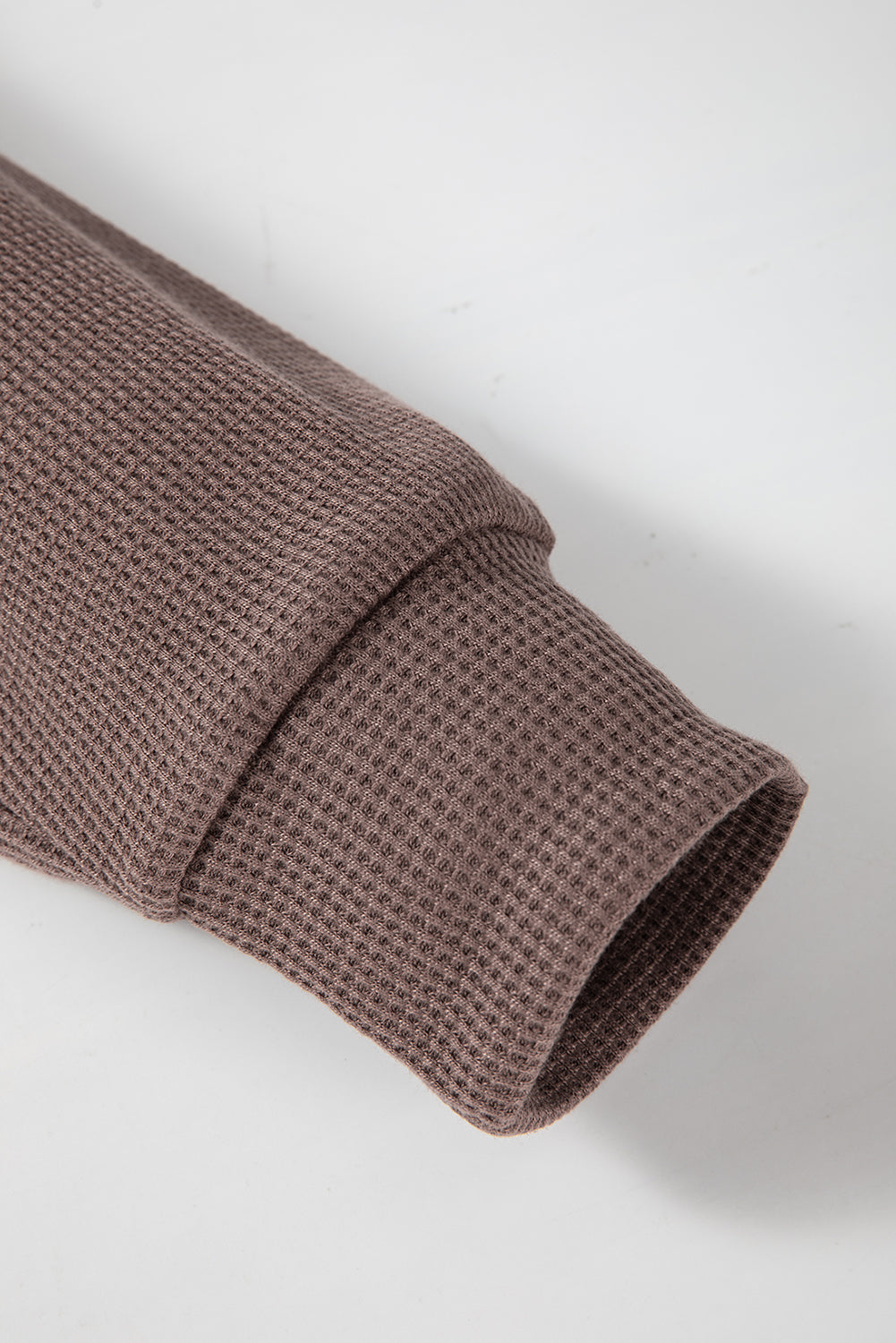 Kaffeefarbener, übergroßer Kapuzenpullover mit Waffelstrick und Fleecefutter