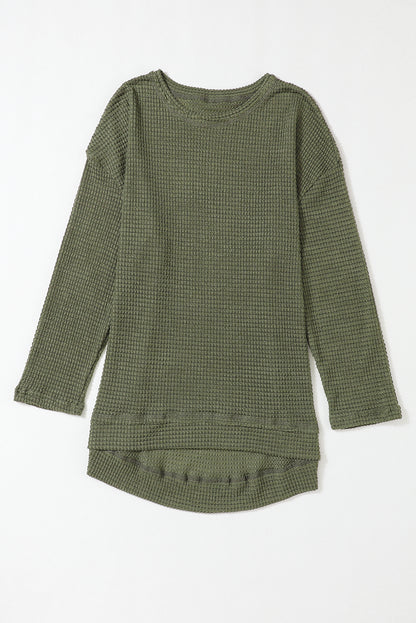 Grünes Oversize-Oberteil mit hohen Schlitzen und Waffelstrick