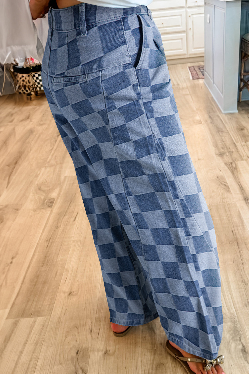 Abendblaue Jeans mit weitem Bein und Karomuster