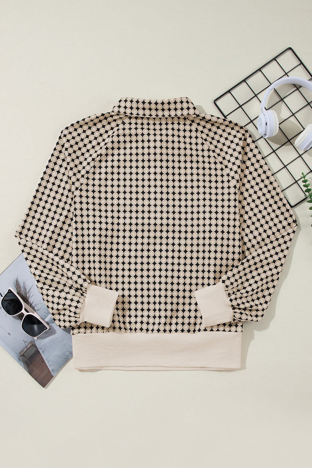 Schwarzes, zweifarbiges Pullover-Sweatshirt mit kontrastierendem Kragen in Übergröße
