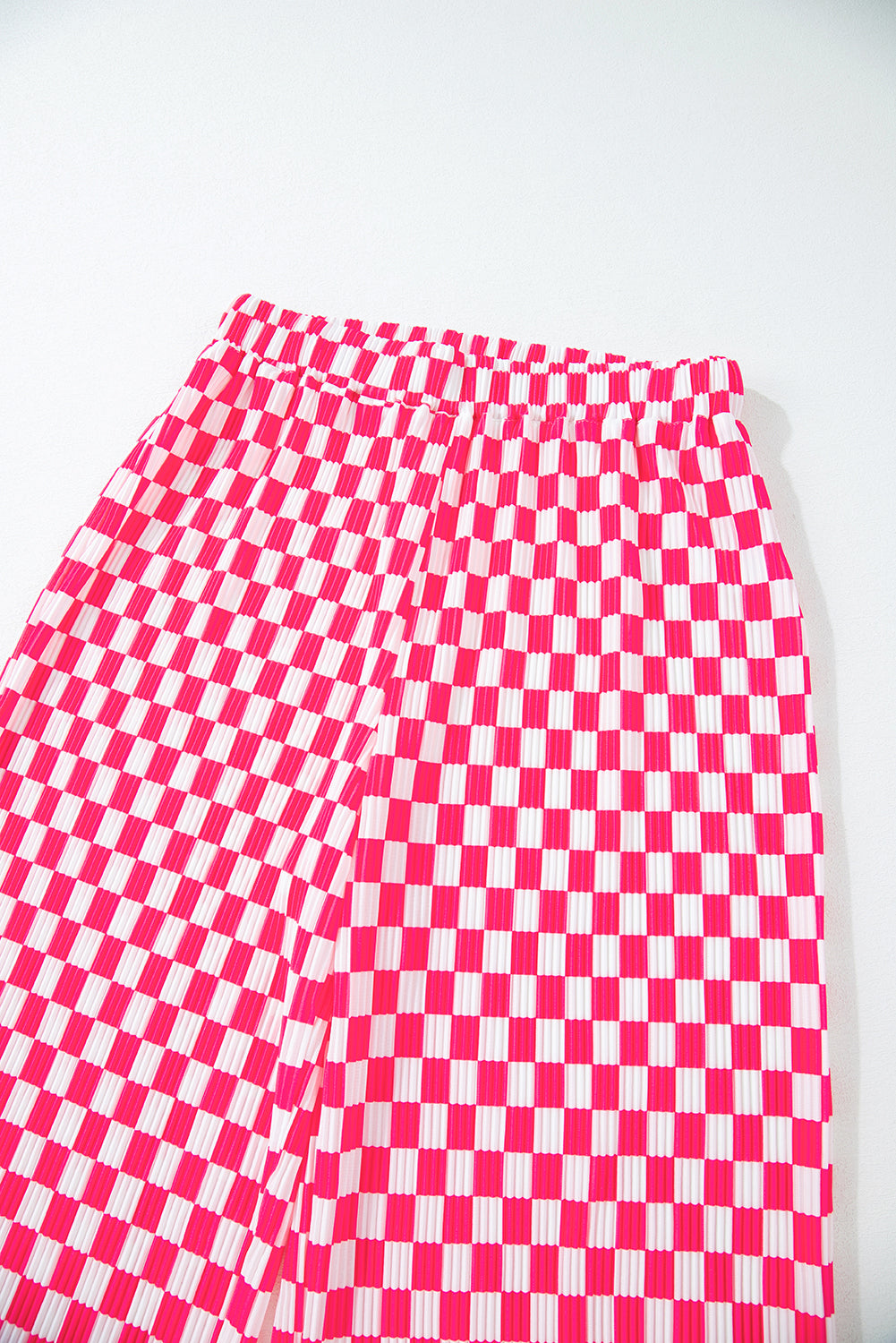 Rosa Pyjama-Set mit kariertem Hemd mit Knöpfen und hoch taillierter Hose
