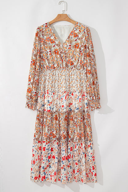 Khakifarbenes Maxikleid mit Blumenmuster und Rüschen in Übergröße
