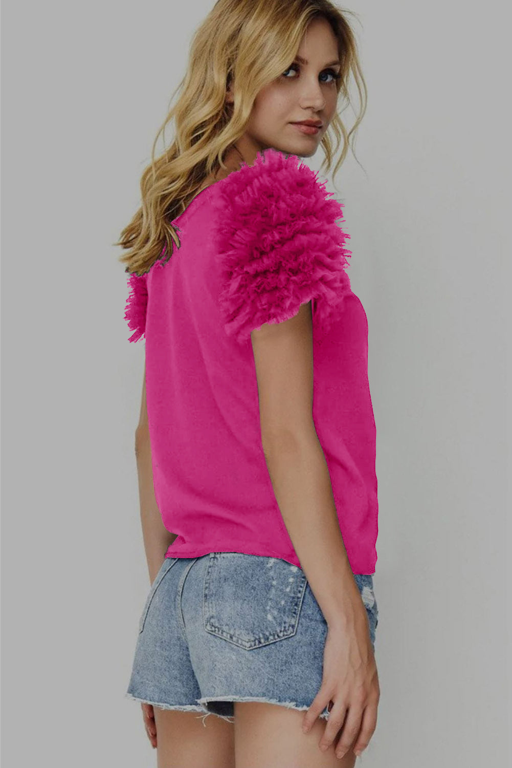Kurzärmliges T-Shirt mit Rüschen und Netzstoff in Rosa